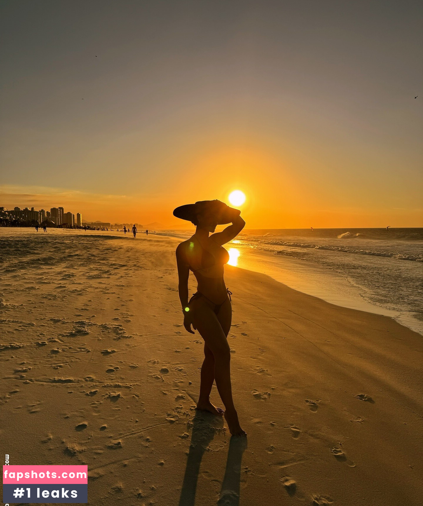 Aline Mineiro gallery photo #61