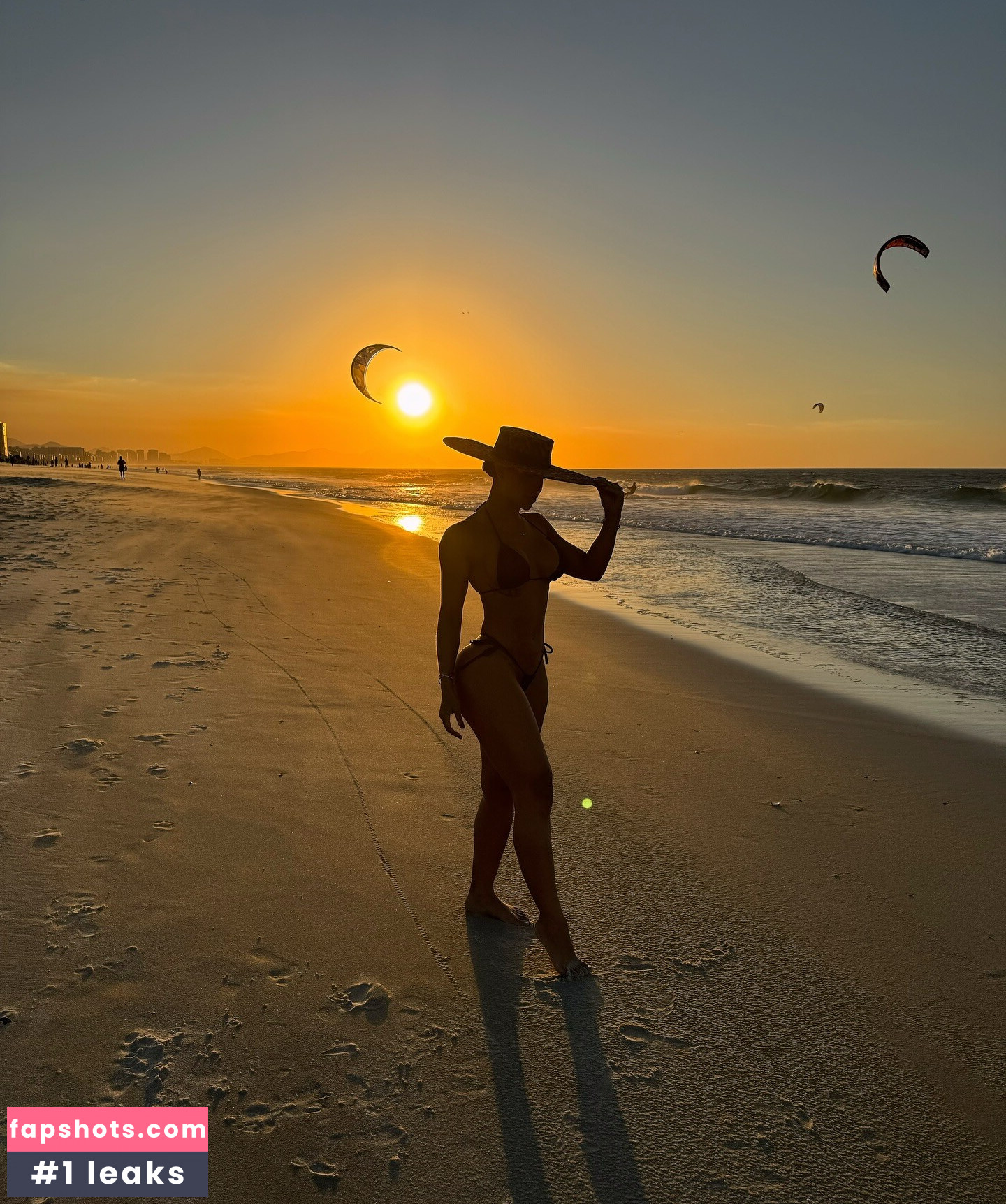 Aline Mineiro gallery photo #70