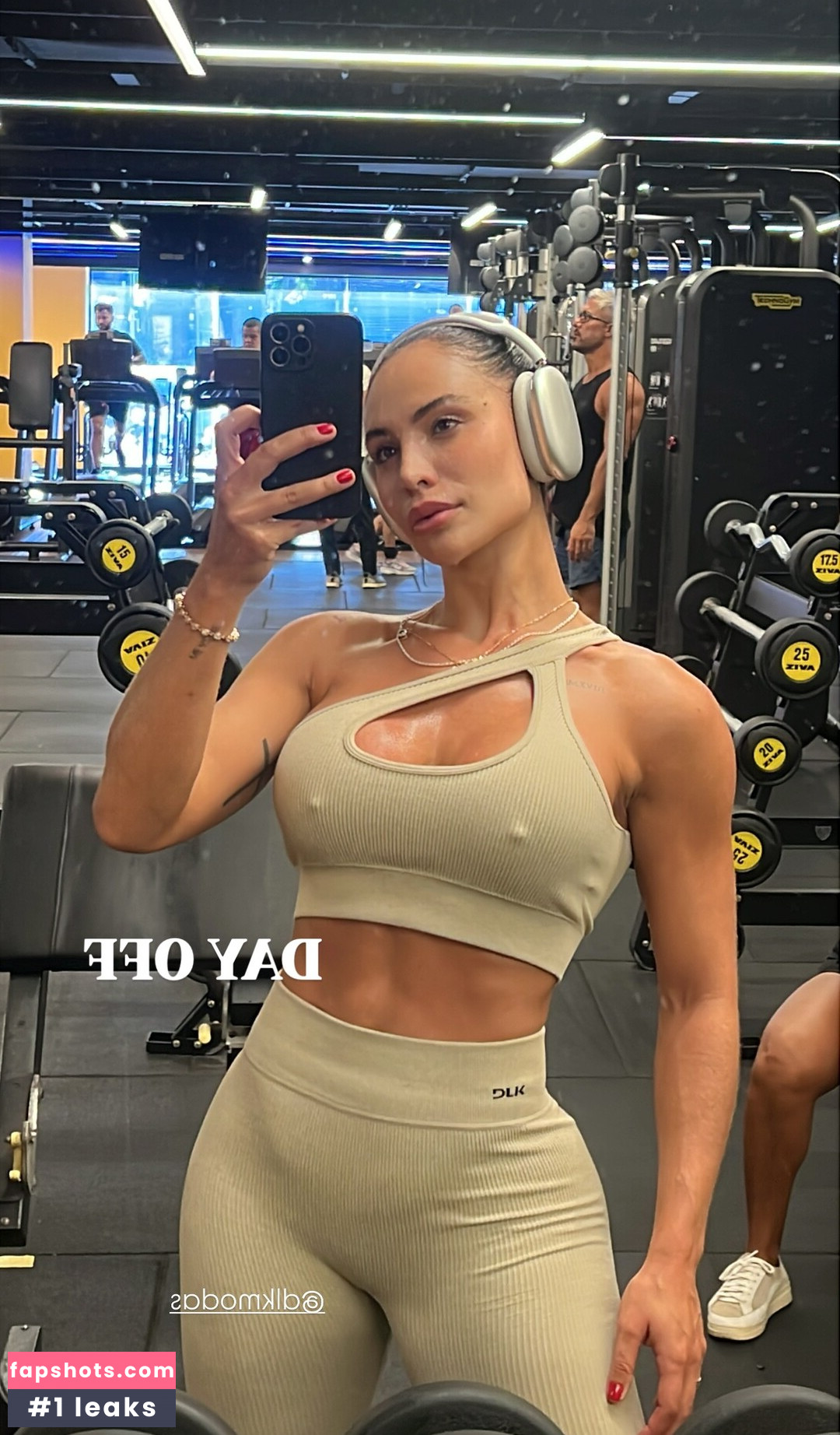 Aline Mineiro gallery photo #79