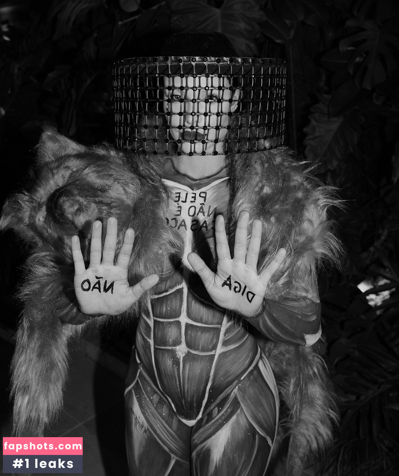 Aline Mineiro nude babe gallery