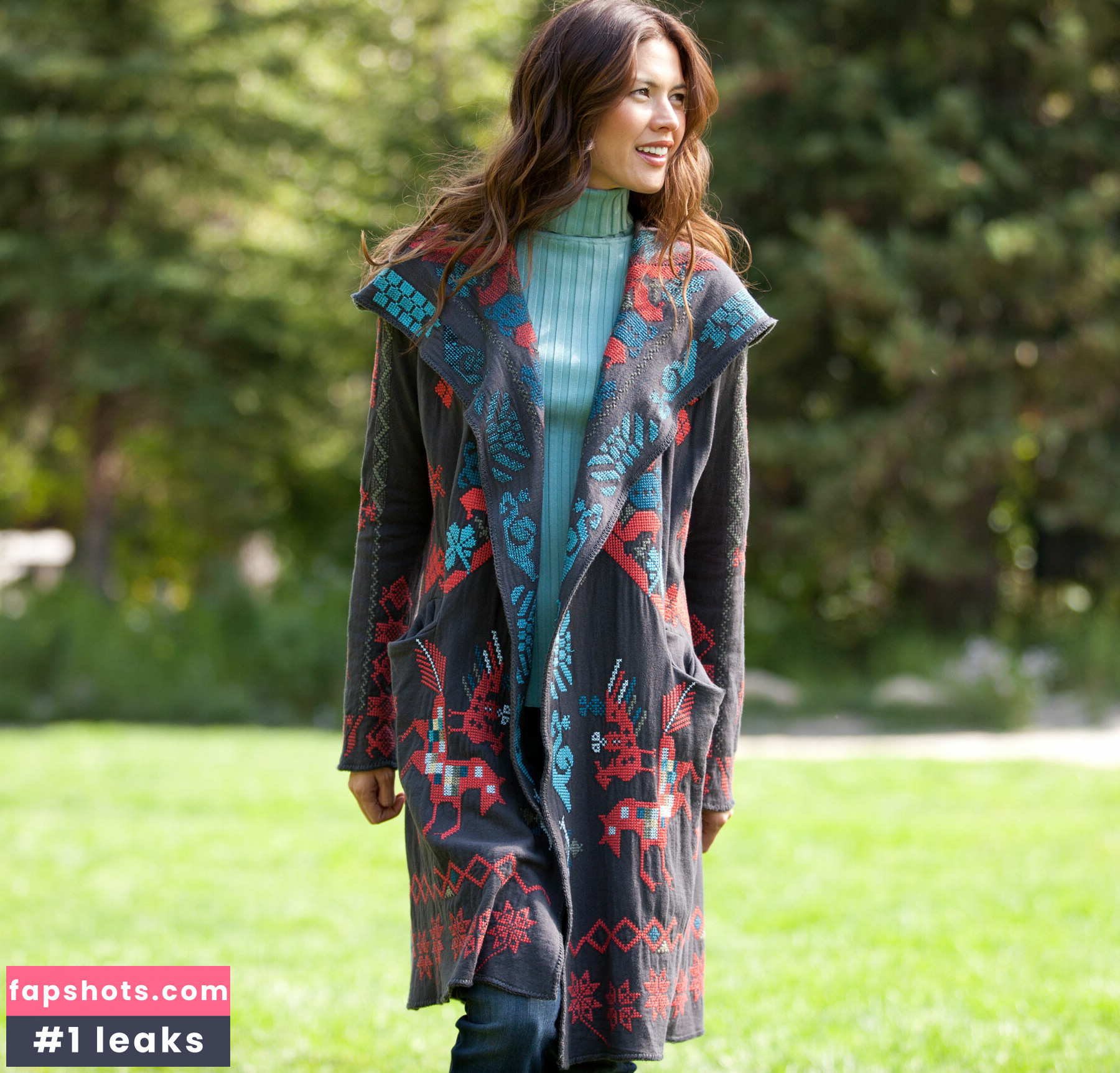 Aline Nakashima gallery photo #14