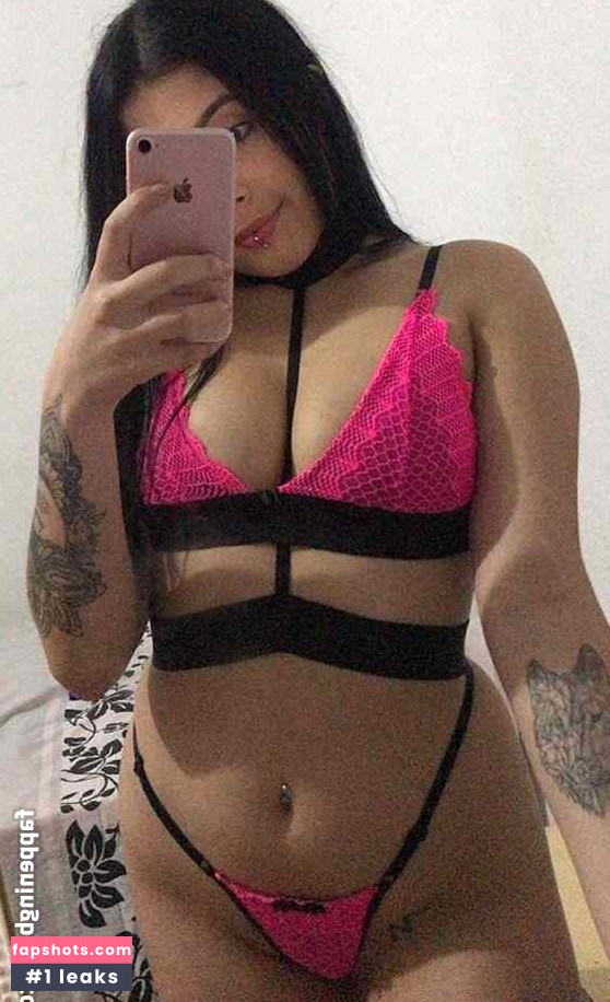 Aline Vitoria nude babe gallery