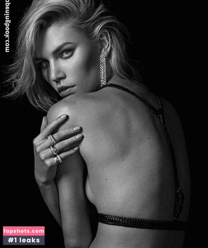 Aline Weber gallery photo #22