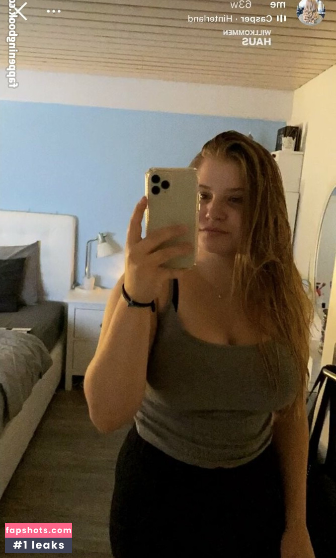 Aline Zwahlen gallery photo #2