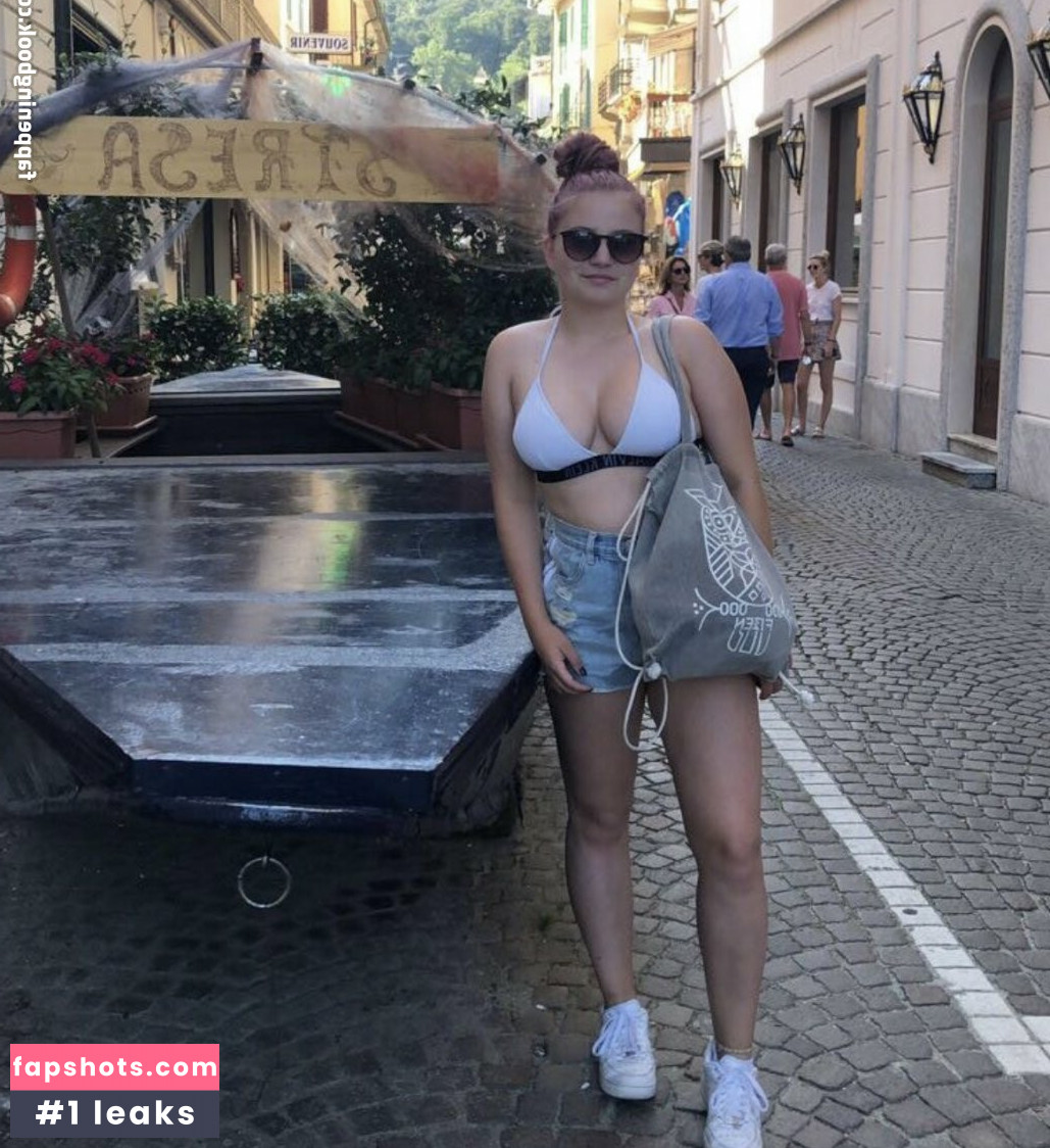 Aline Zwahlen gallery photo #12