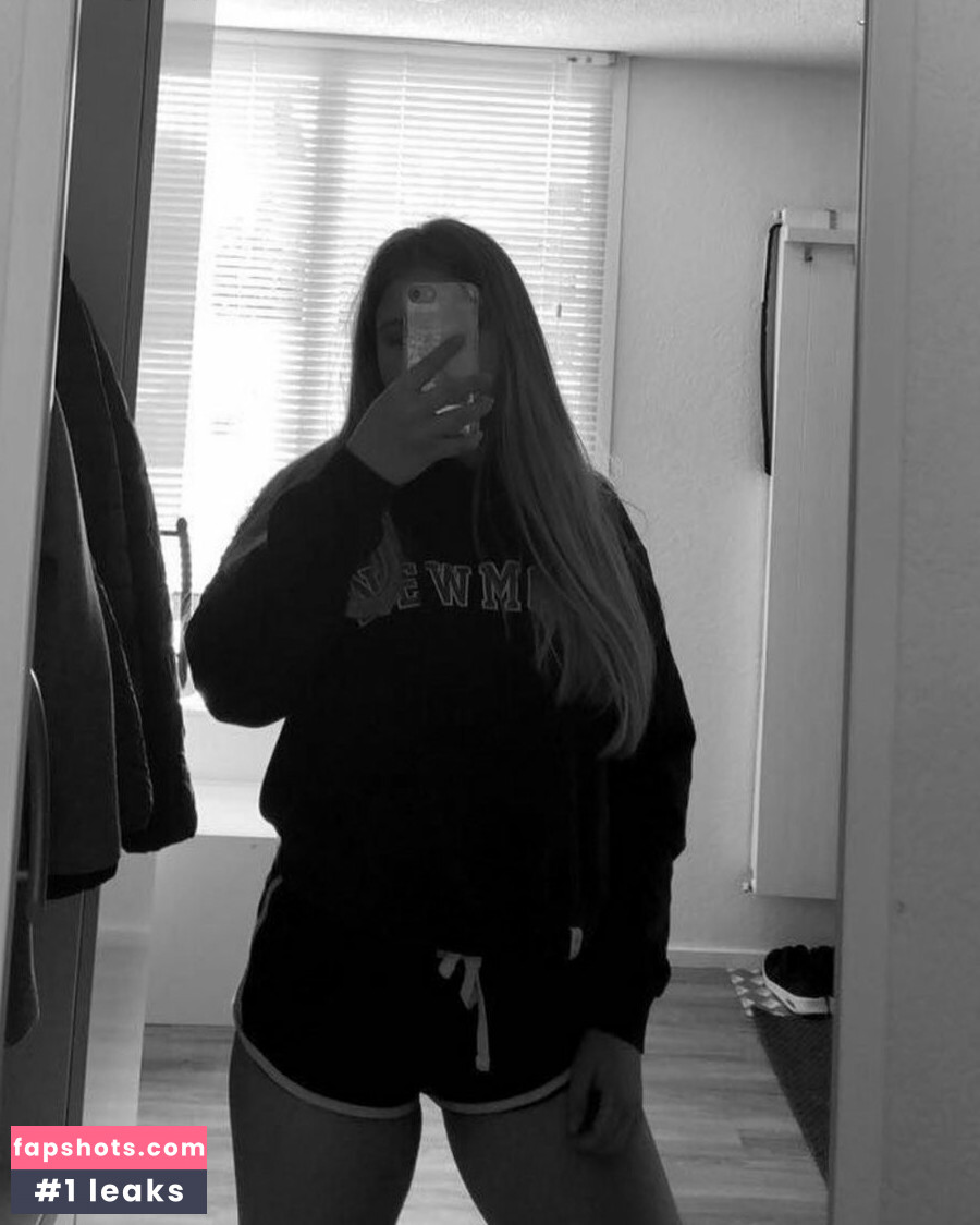 Aline Zwahlen gallery photo #21