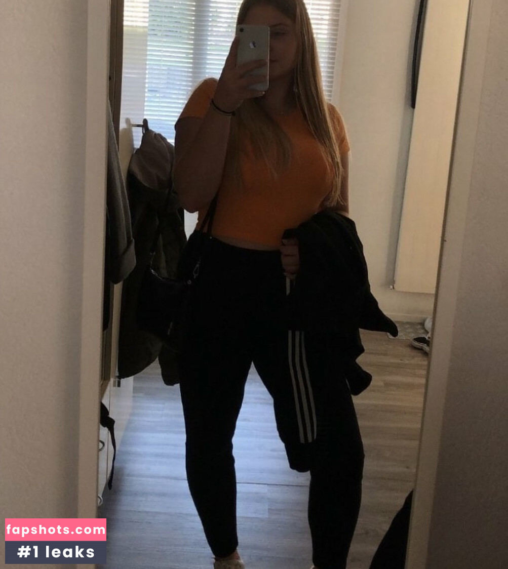 Aline Zwahlen gallery photo #22