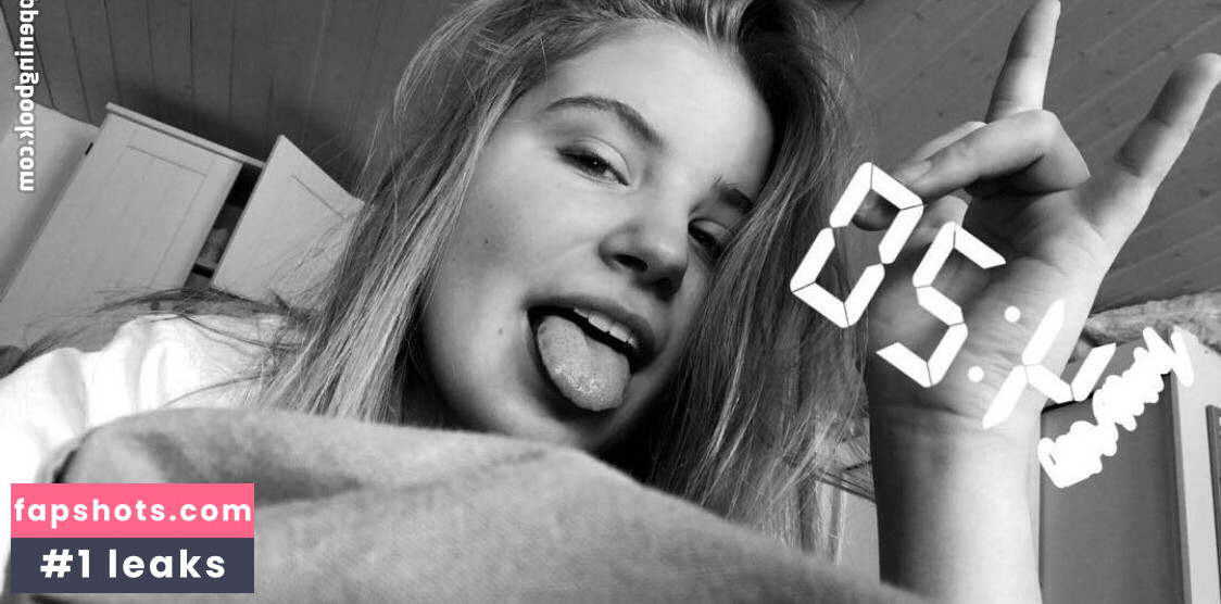 Aline Zwahlen gallery photo #25