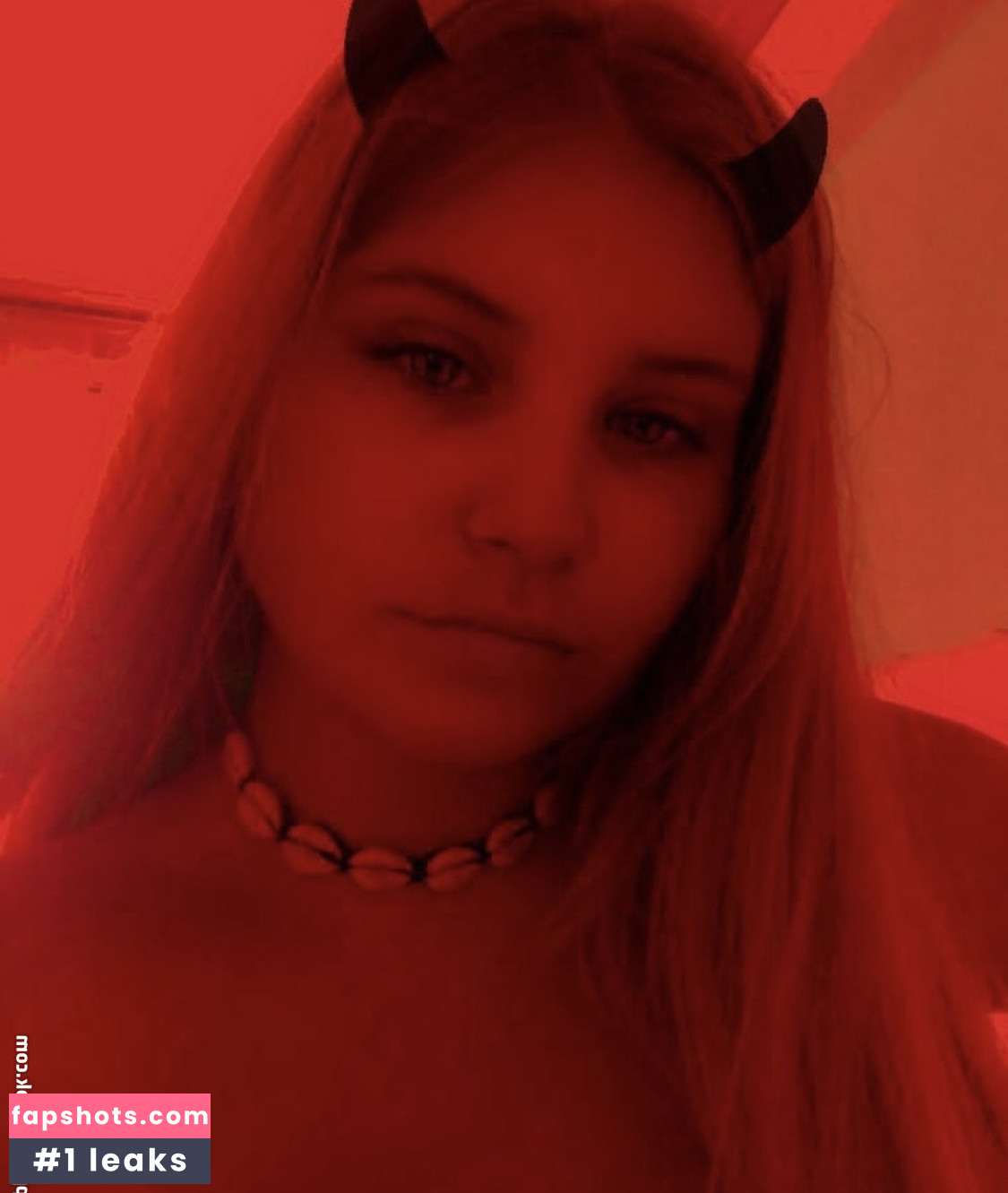 Aline Zwahlen gallery photo #37