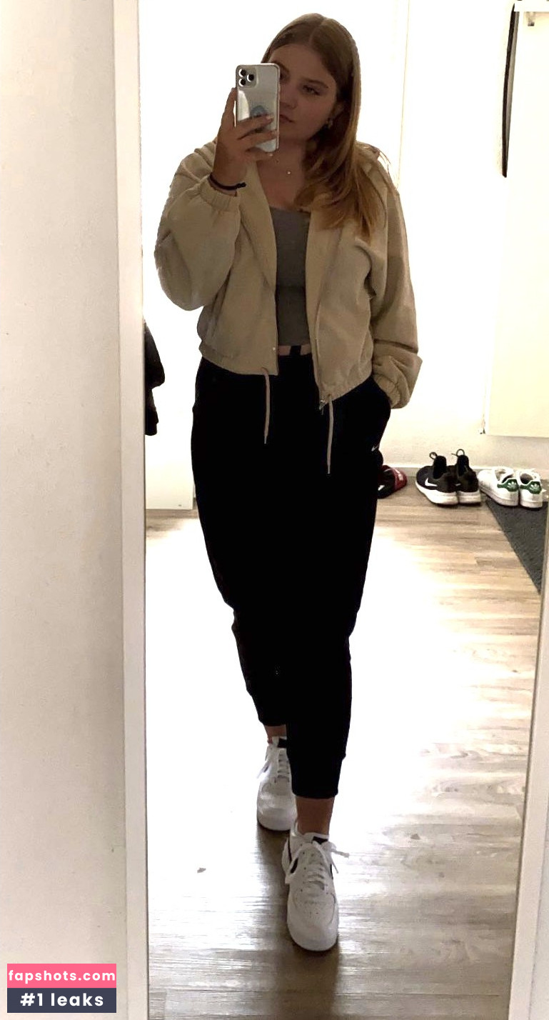 Aline Zwahlen gallery photo #40