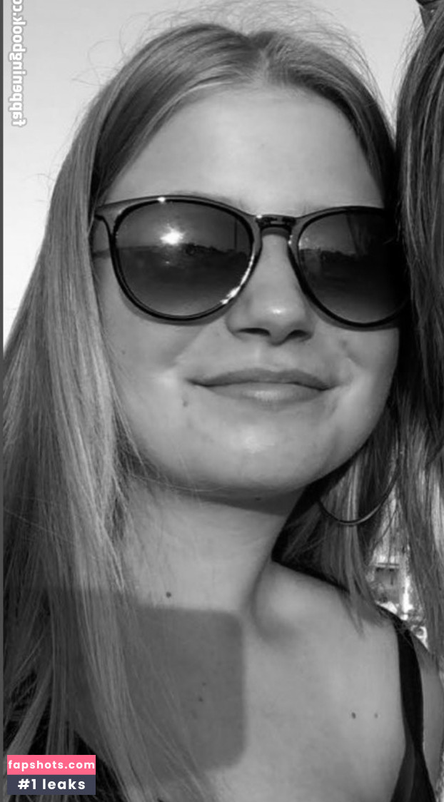 Aline Zwahlen gallery photo #49