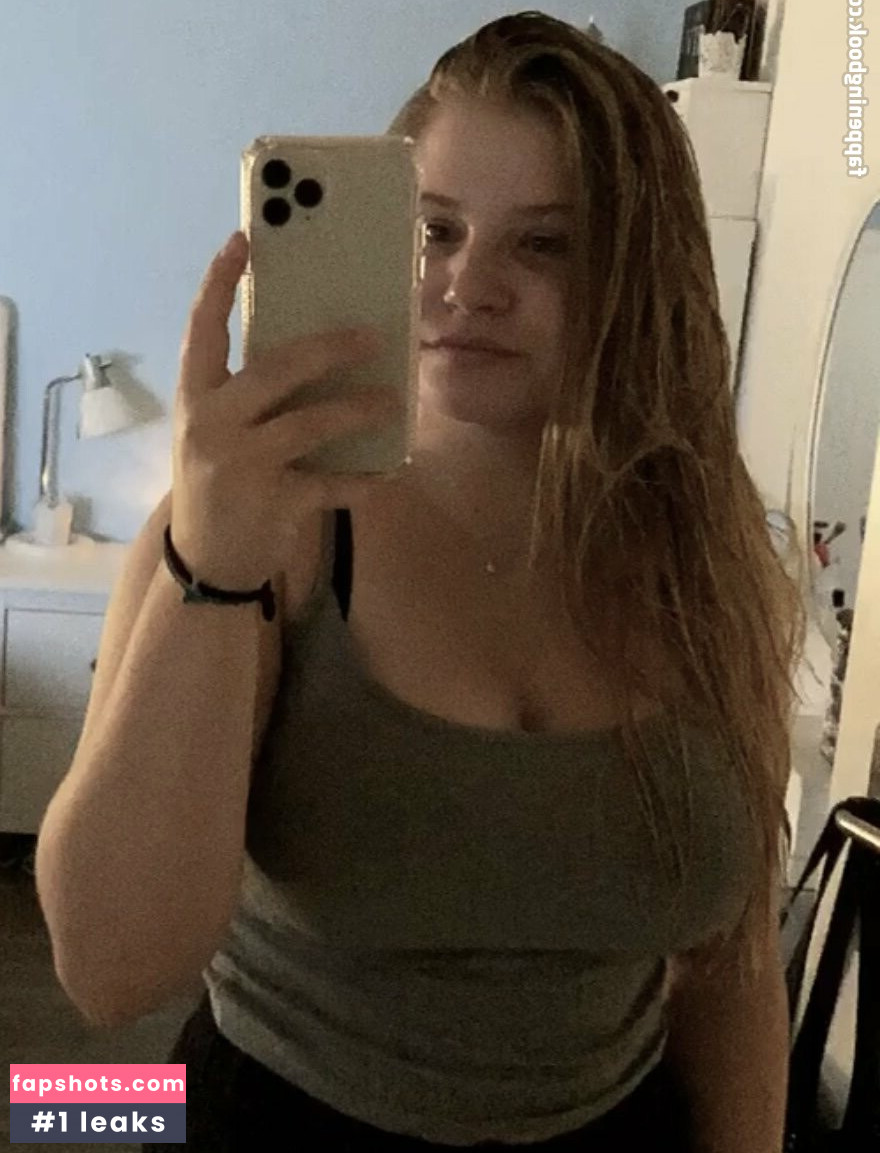 Aline Zwahlen gallery photo #6