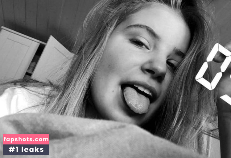 Aline Zwahlen gallery photo #54