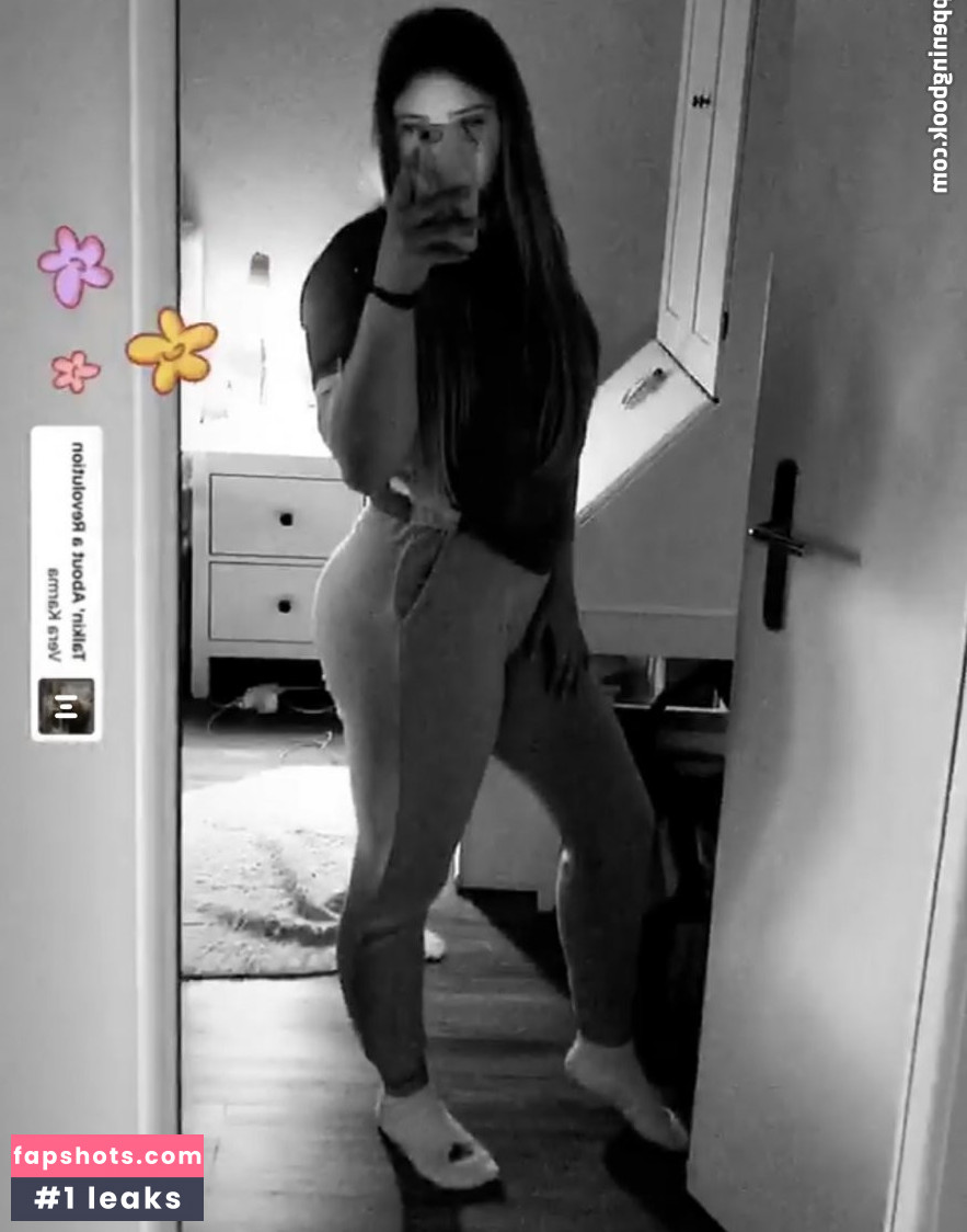 Aline Zwahlen gallery photo #58