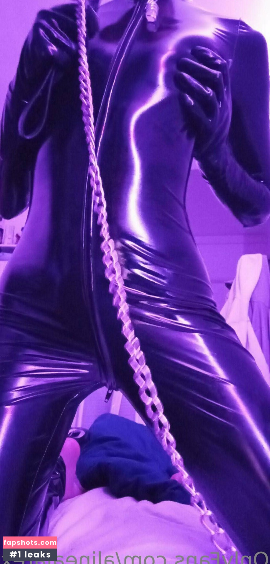 alinealatex gallery photo #11