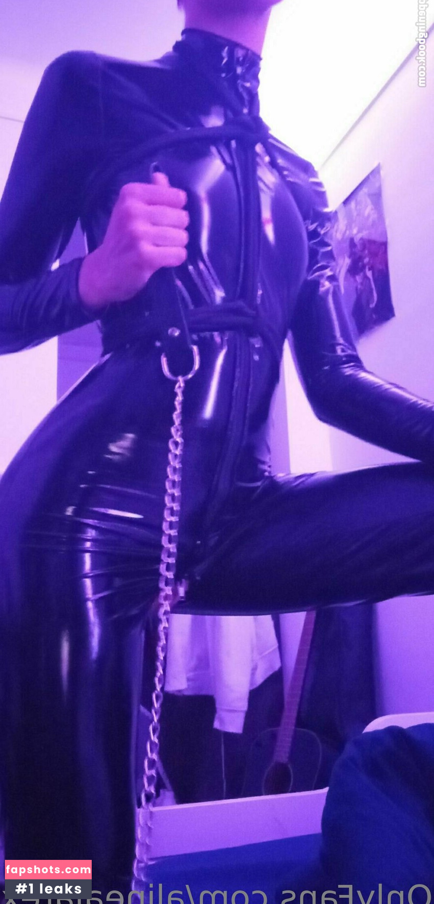 alinealatex gallery photo #16