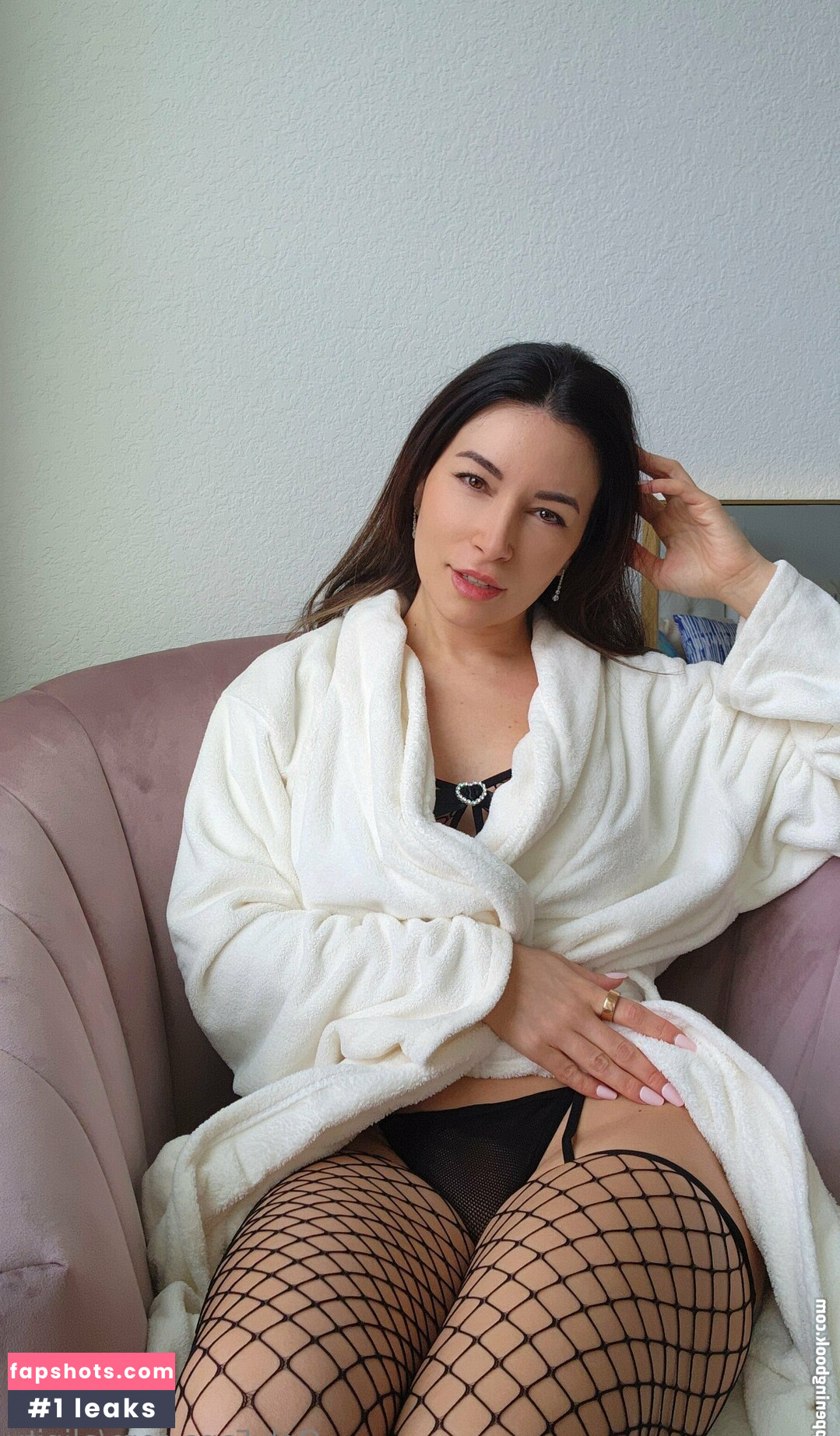 Alinity nude babe gallery