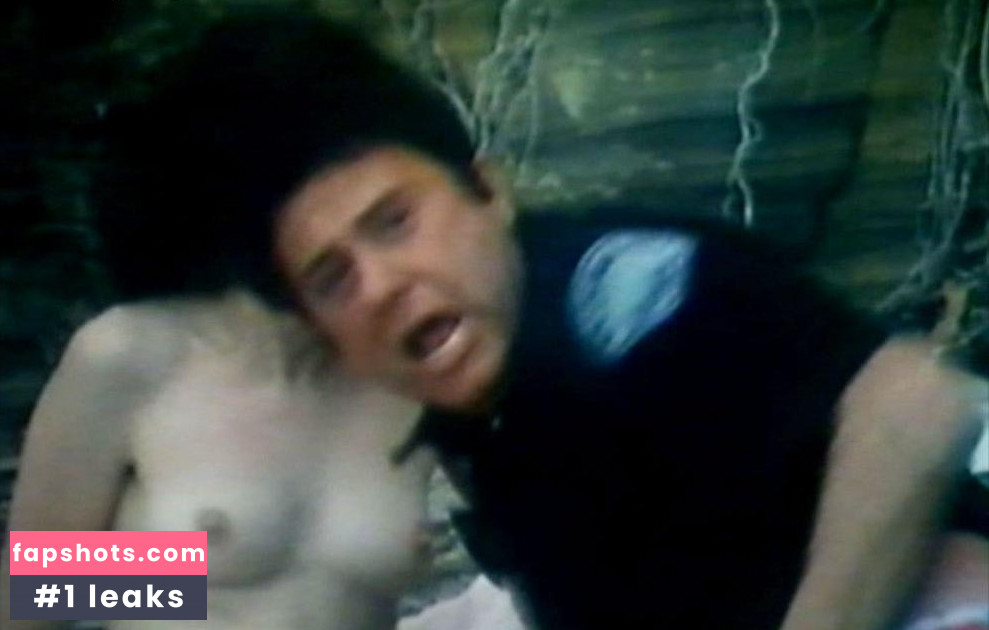 Alisa Ann Hull gallery photo #4