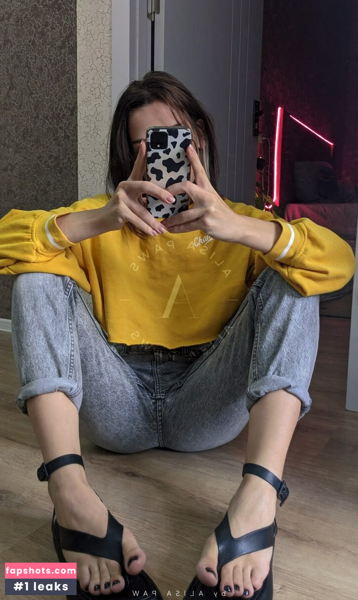 Alisa Paws gallery photo #8