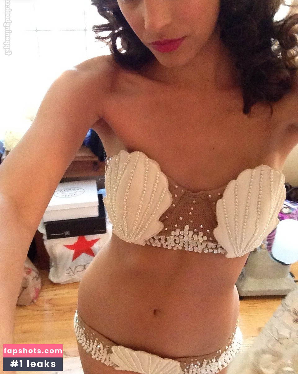 Alisar Ailabouni gallery photo #4