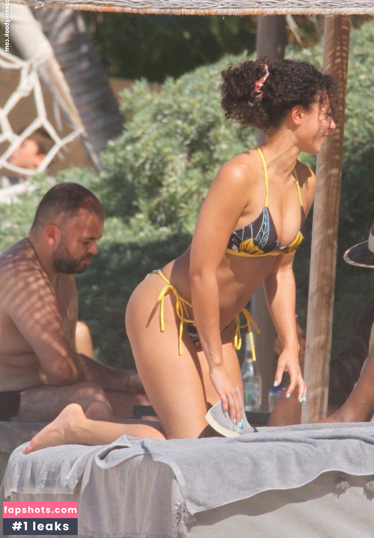 Alisha Wainwright gallery photo #102