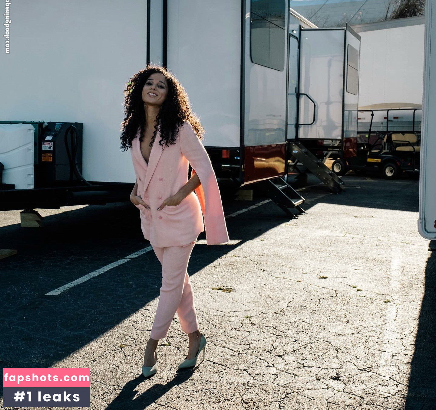 Alisha Wainwright gallery photo #24