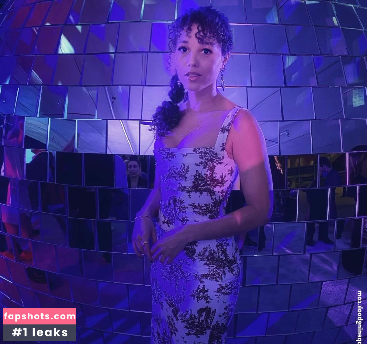 Alisha Wainwright gallery photo #25