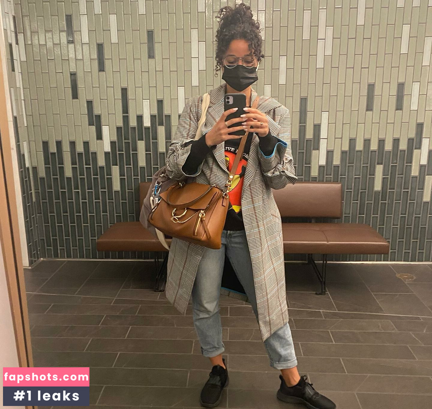 Alisha Wainwright gallery photo #43