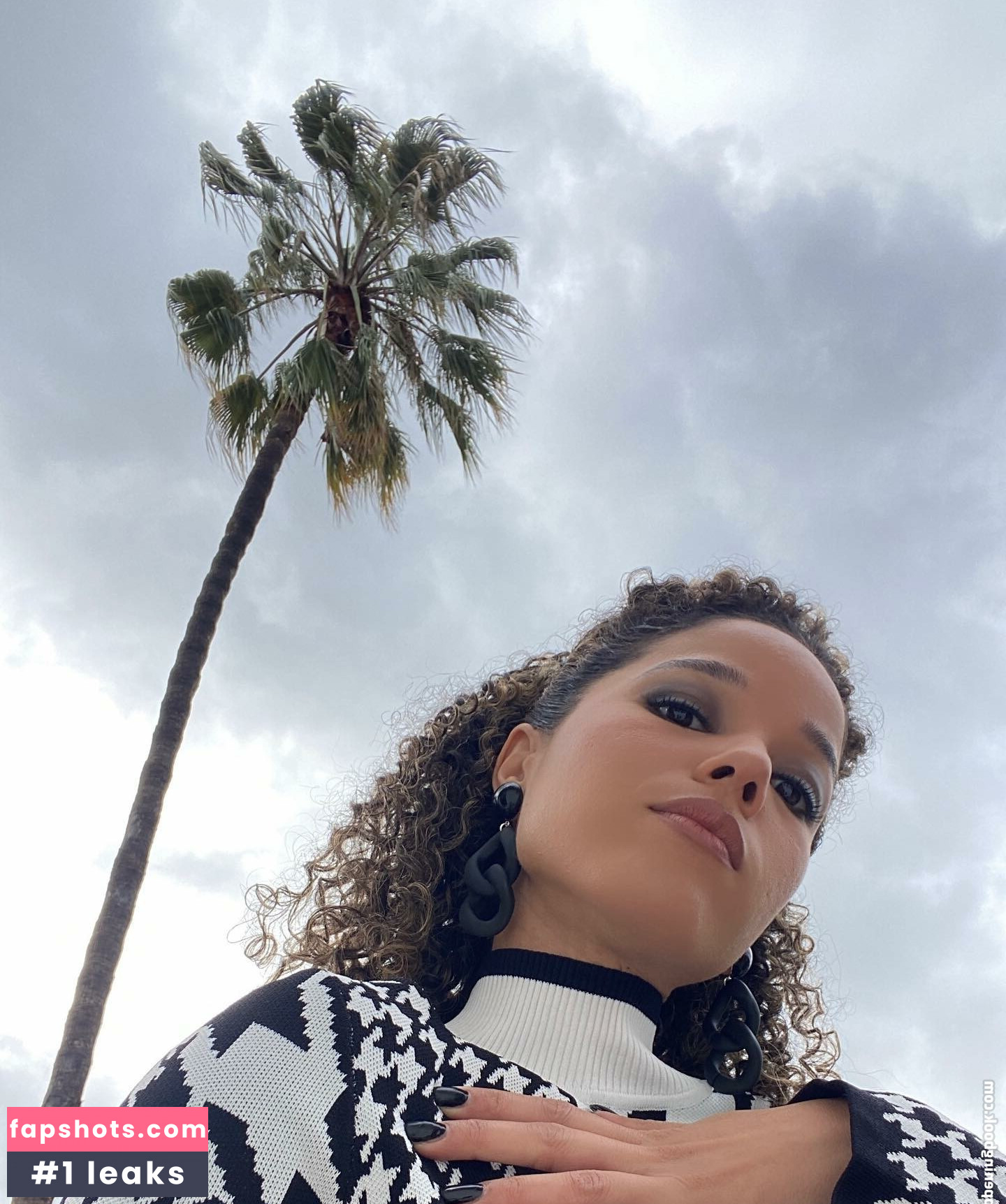 Alisha Wainwright gallery photo #45