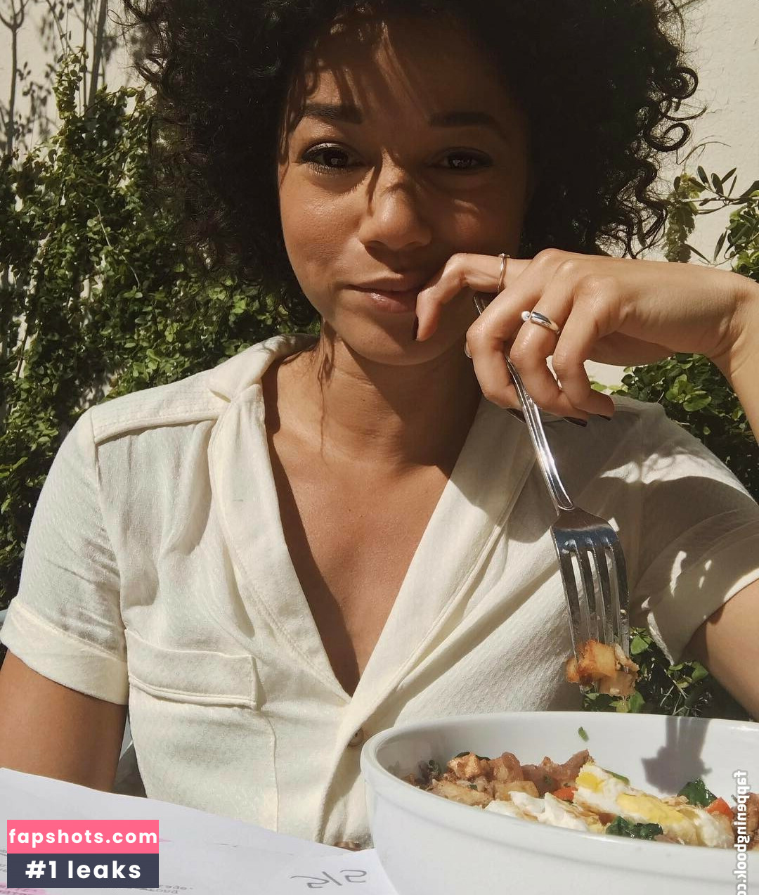 Alisha Wainwright gallery photo #55