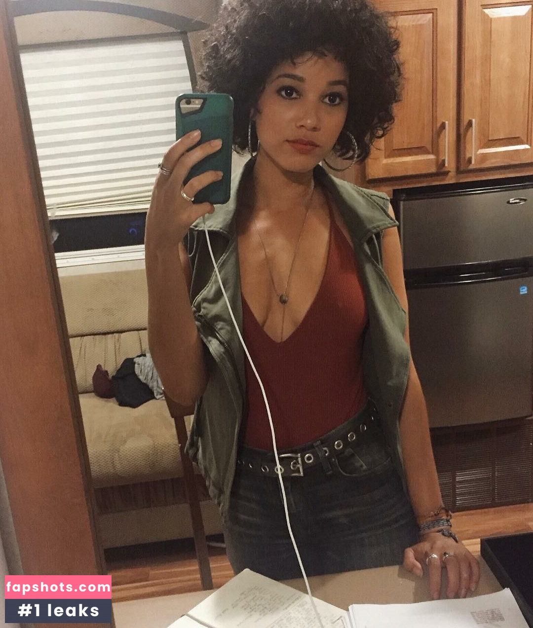 Alisha Wainwright gallery photo #62