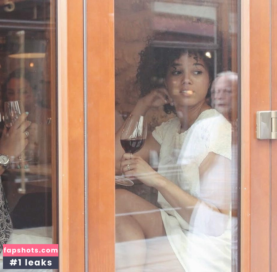 Alisha Wainwright gallery photo #66