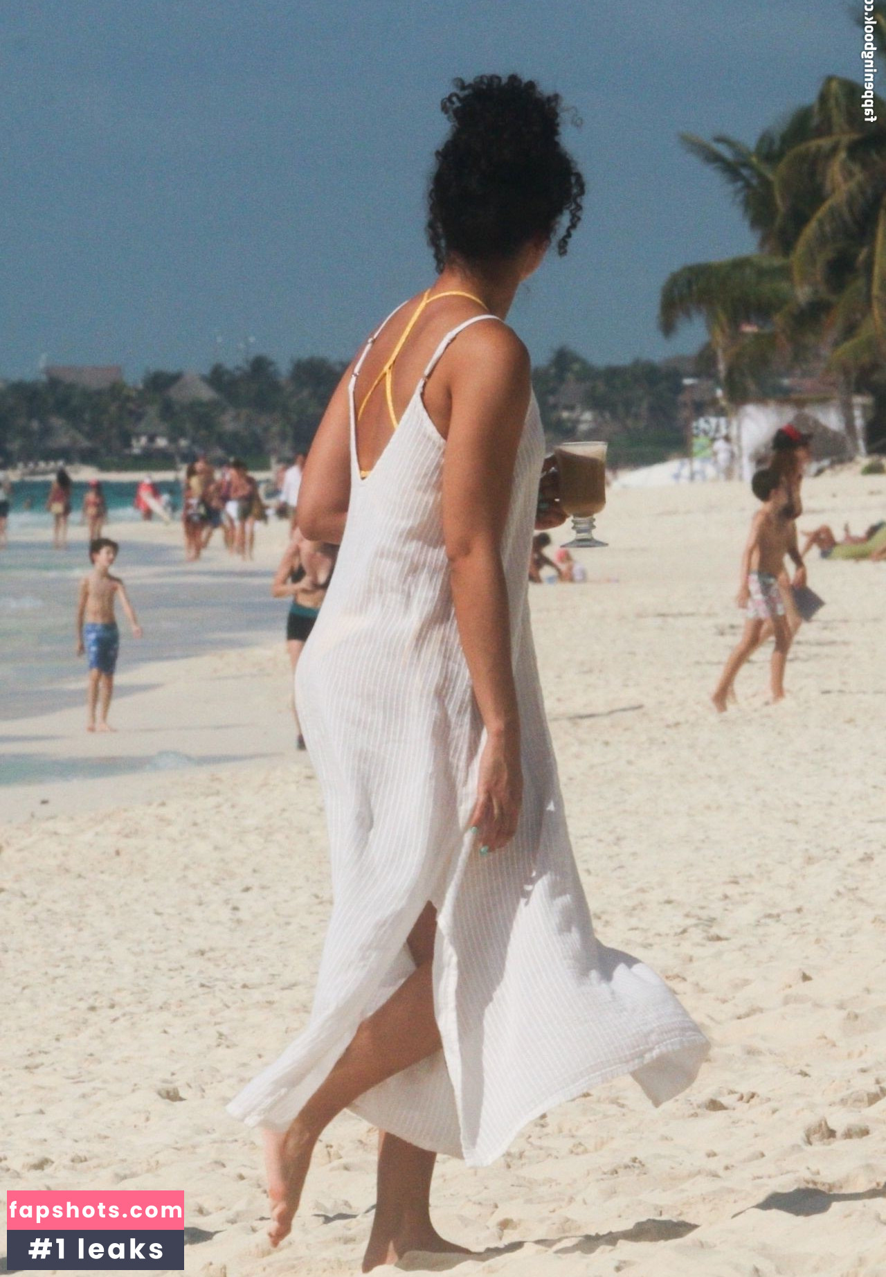 Alisha Wainwright gallery photo #70