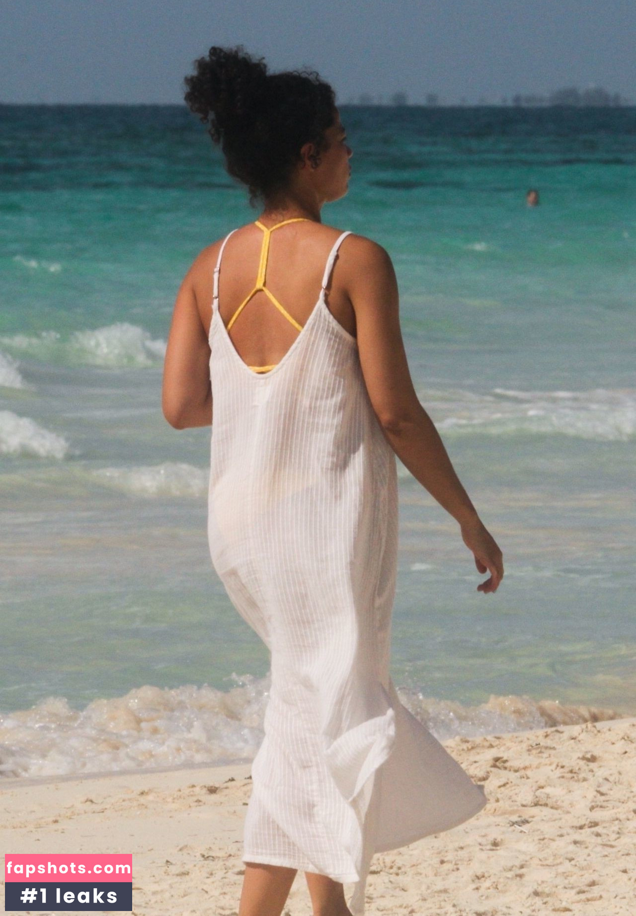 Alisha Wainwright gallery photo #74