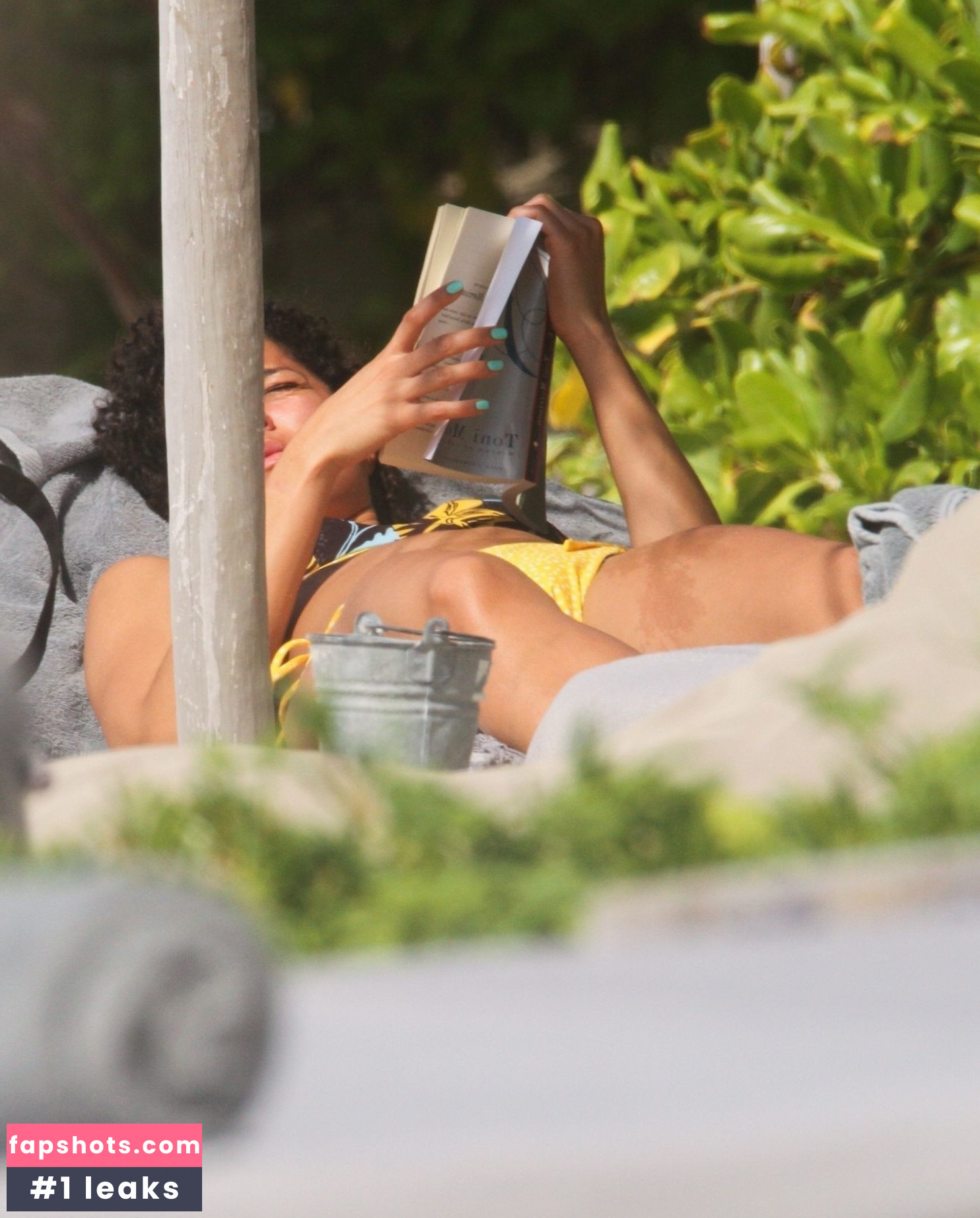 Alisha Wainwright gallery photo #75