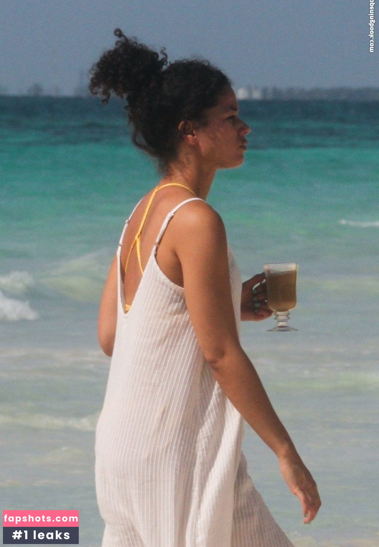 Alisha Wainwright gallery photo #81