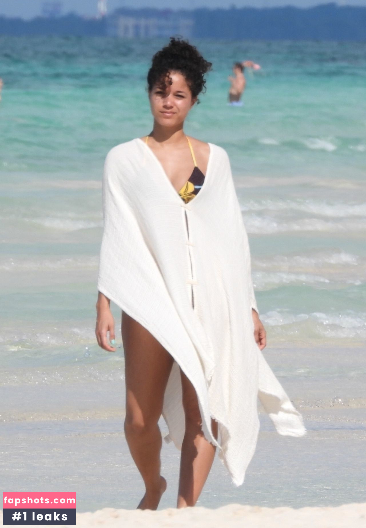 Alisha Wainwright gallery photo #86