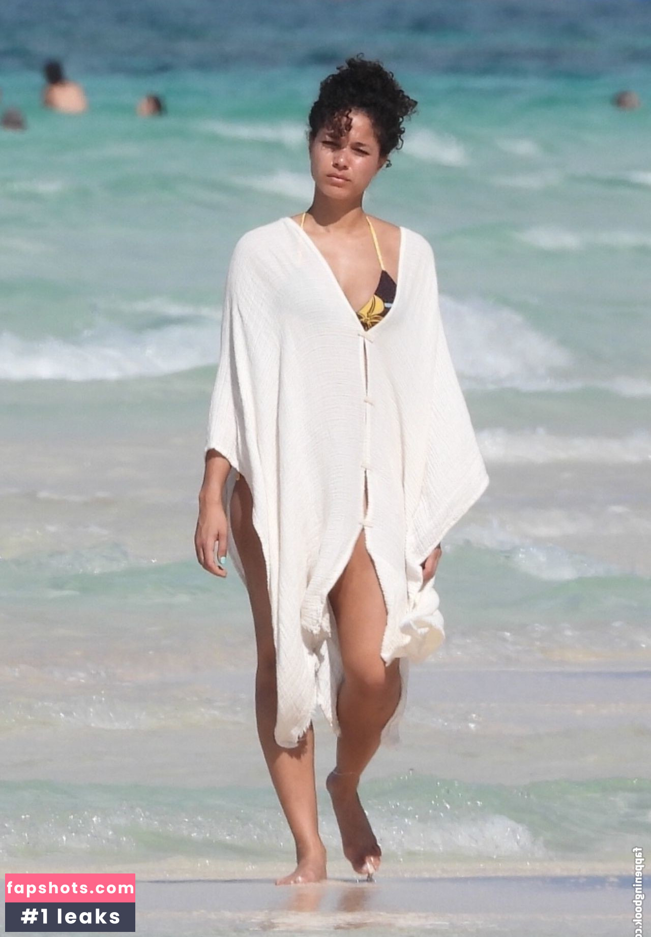 Alisha Wainwright gallery photo #87