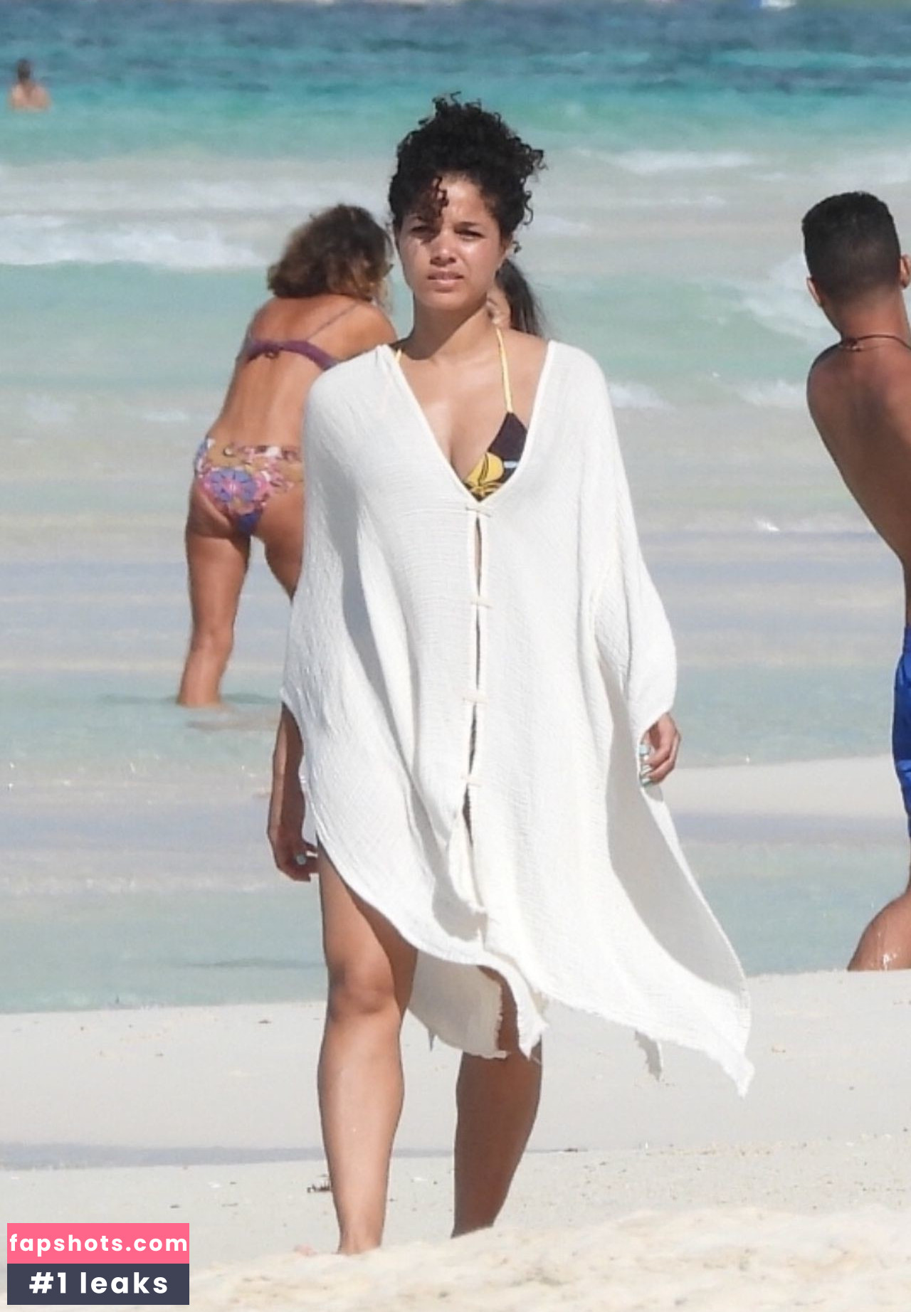 Alisha Wainwright gallery photo #89