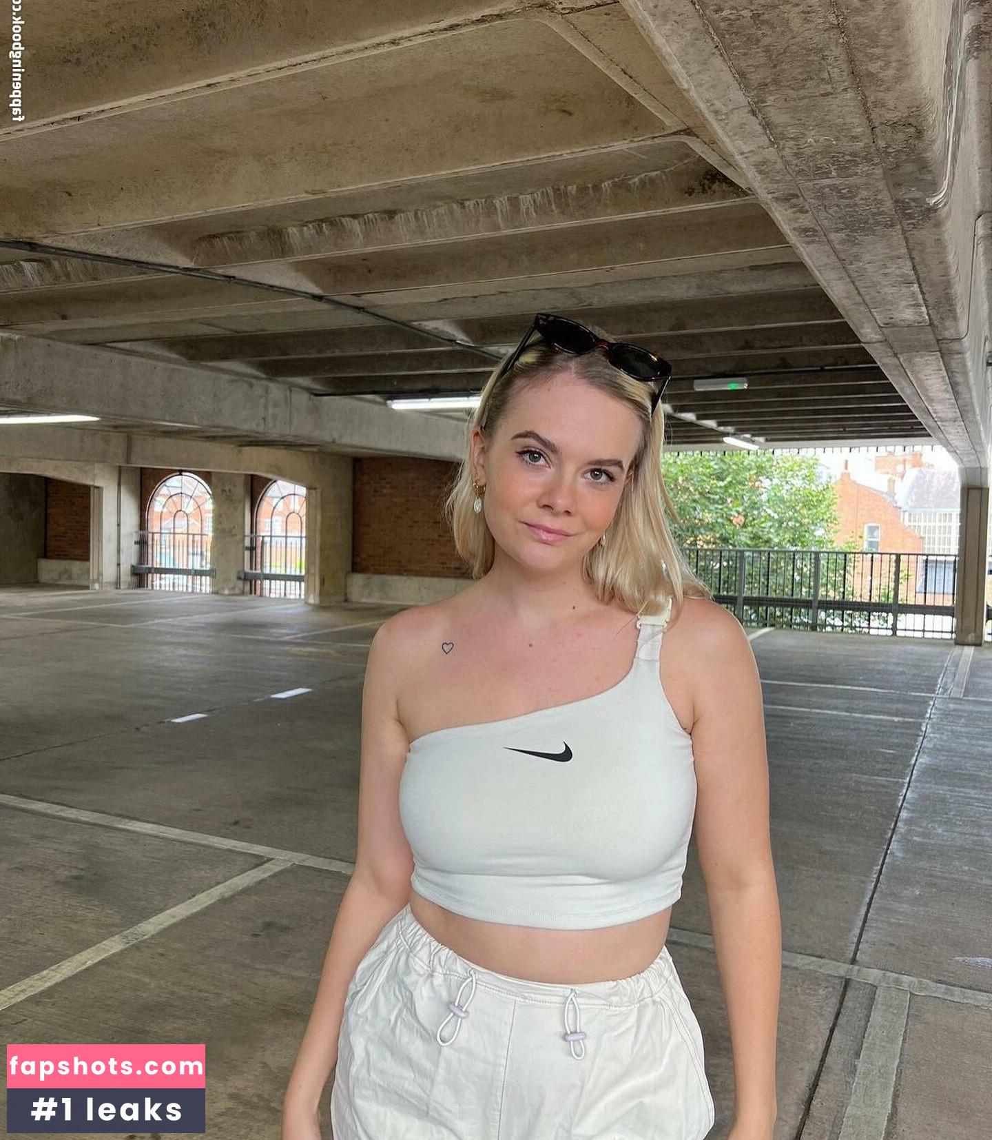 AlisonAnn Nude Leaks OnlyFans Photos #11 - LeakJerk