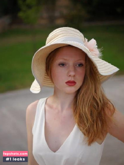 Alissa Wilms gallery photo #4