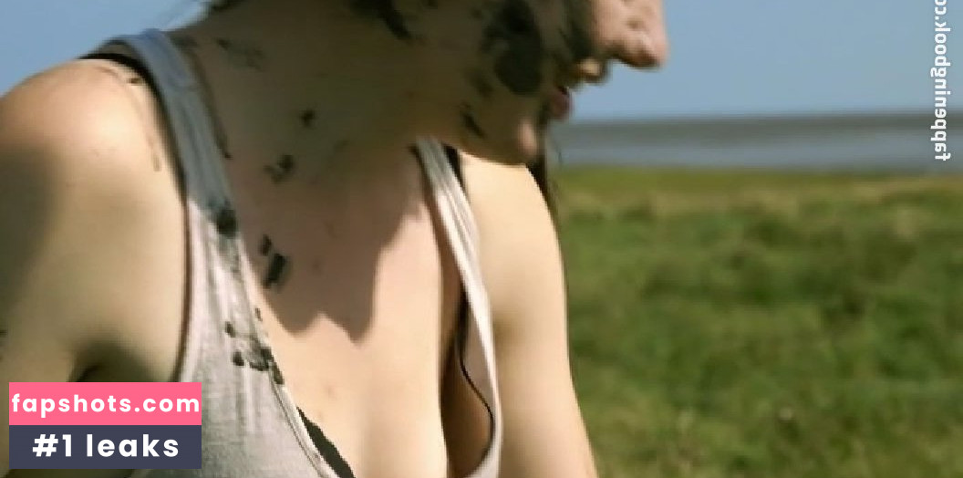 Alissa Wilms gallery photo #6