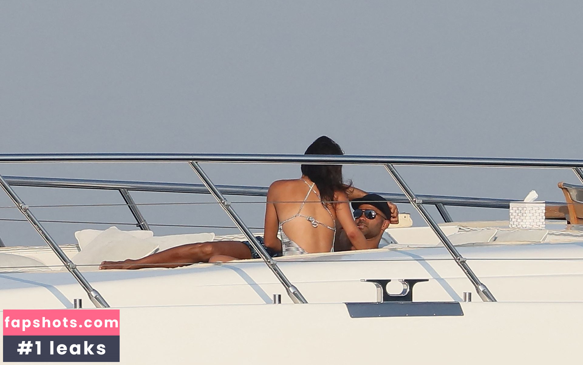 Alize Lim gallery photo #19