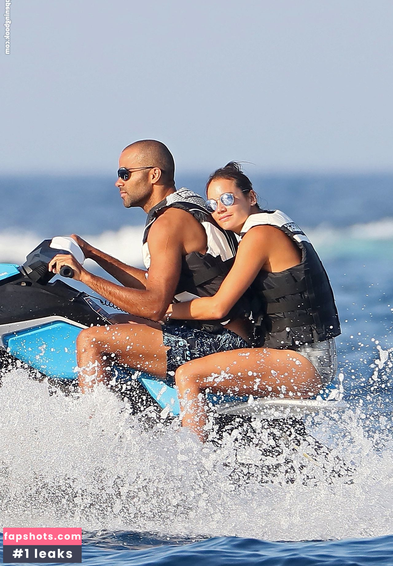 Alize Lim gallery photo #23