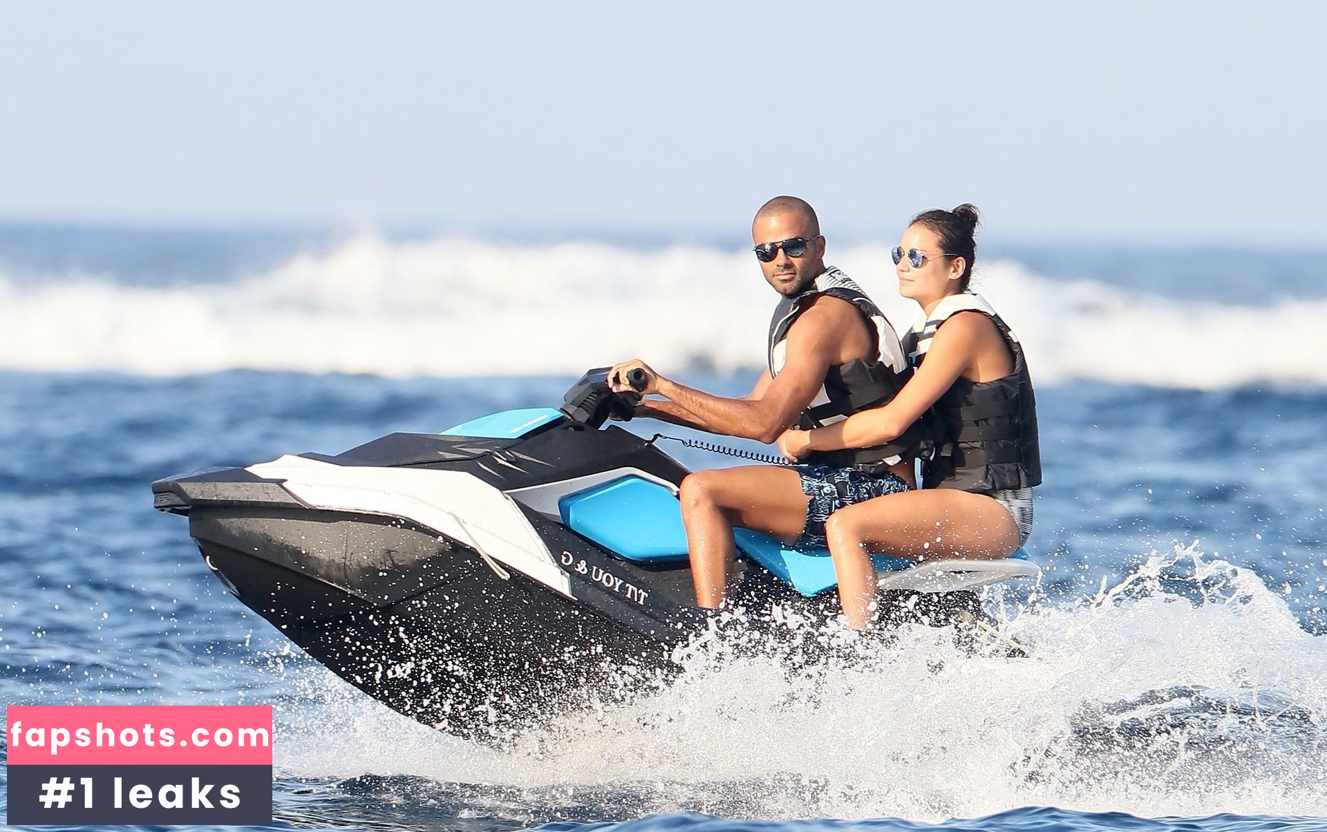 Alize Lim gallery photo #24