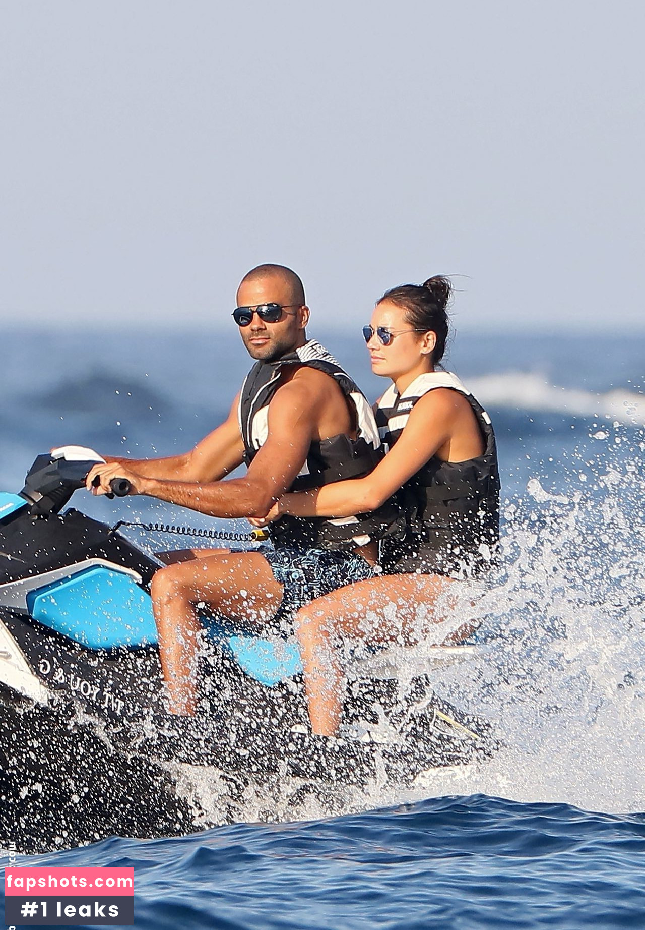 Alize Lim gallery photo #29