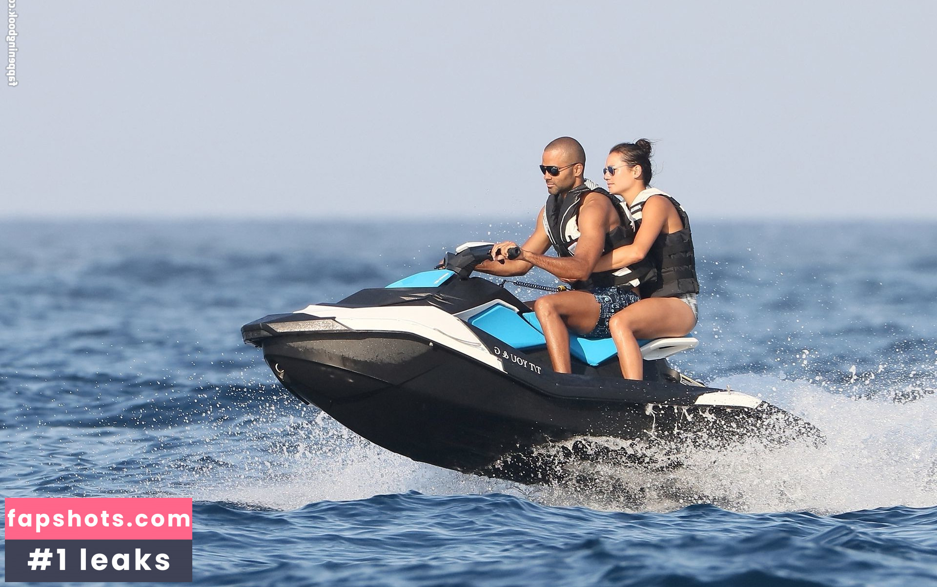 Alize Lim gallery photo #31