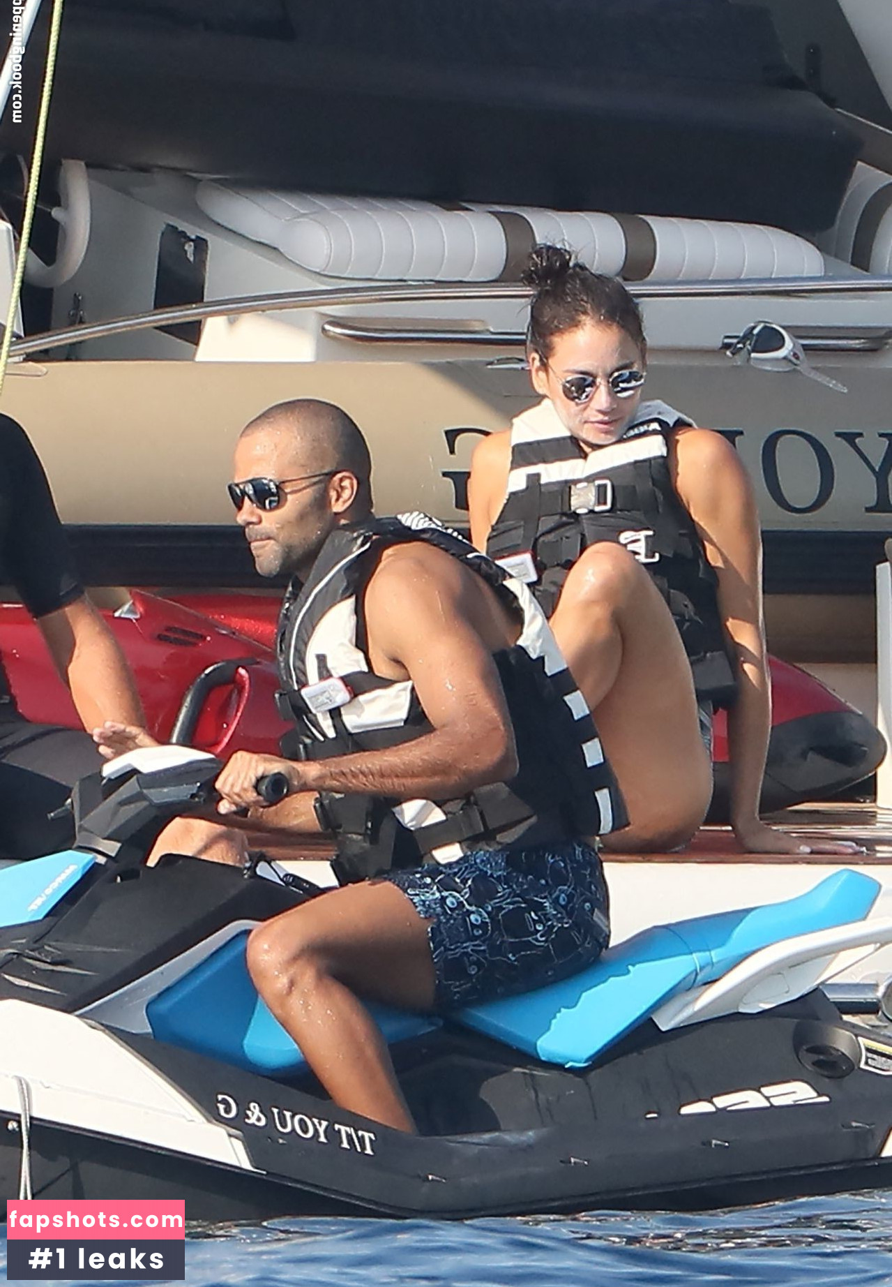 Alize Lim gallery photo #37