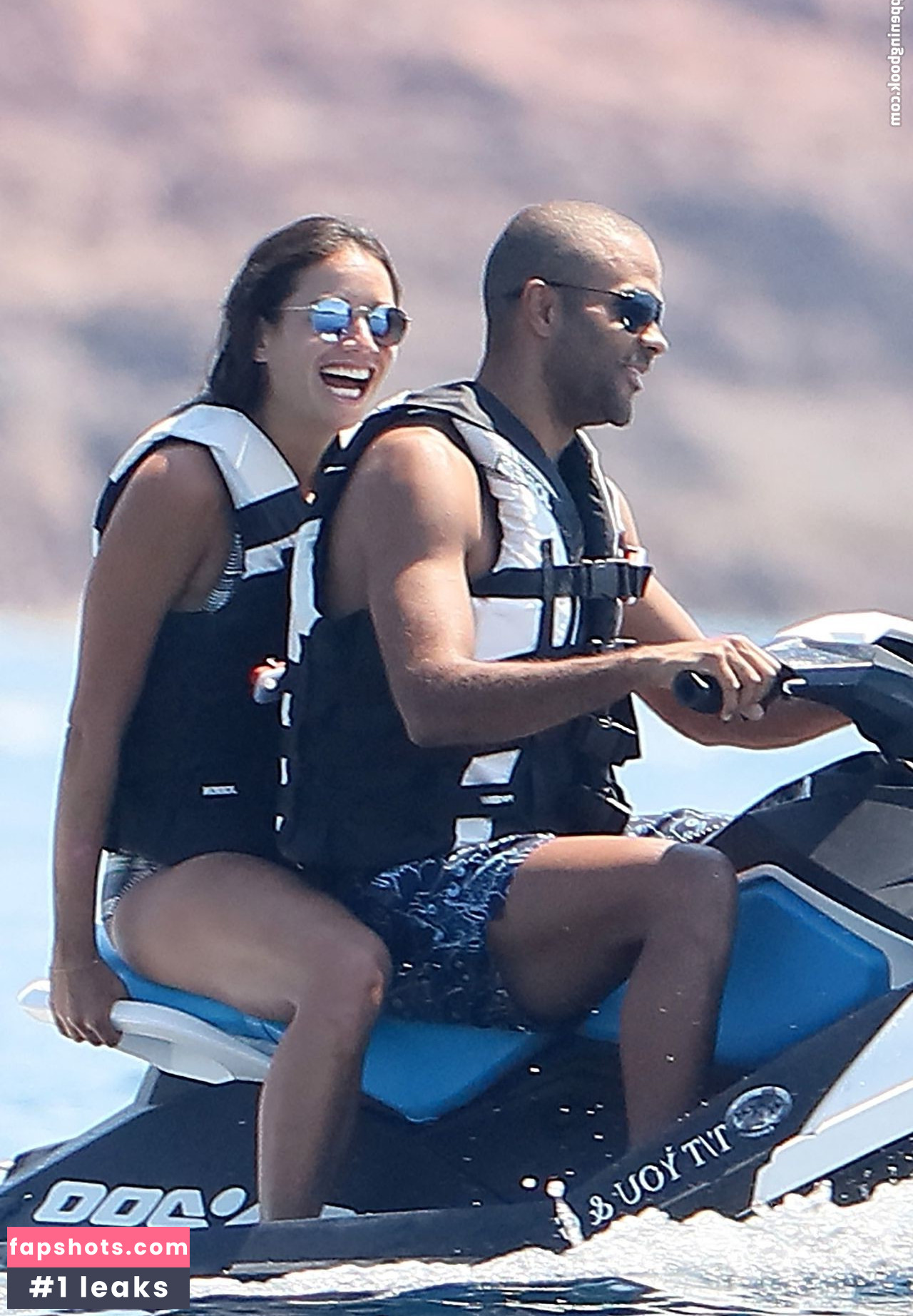 Alize Lim gallery photo #5