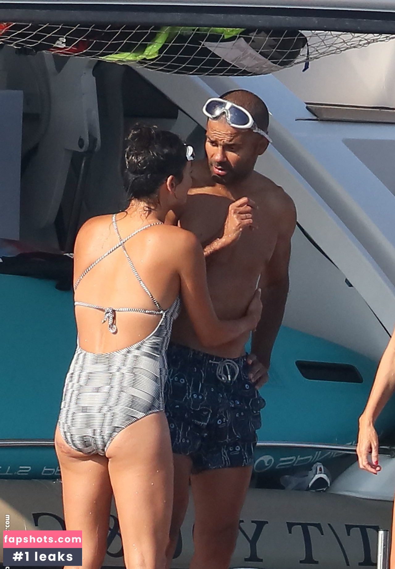 Alize Lim gallery photo #42